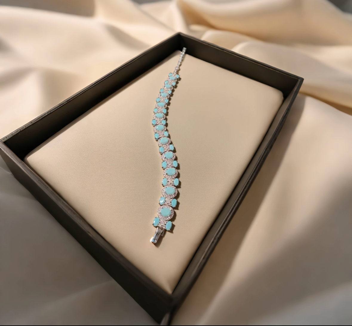 FASCINATING NECKLACE