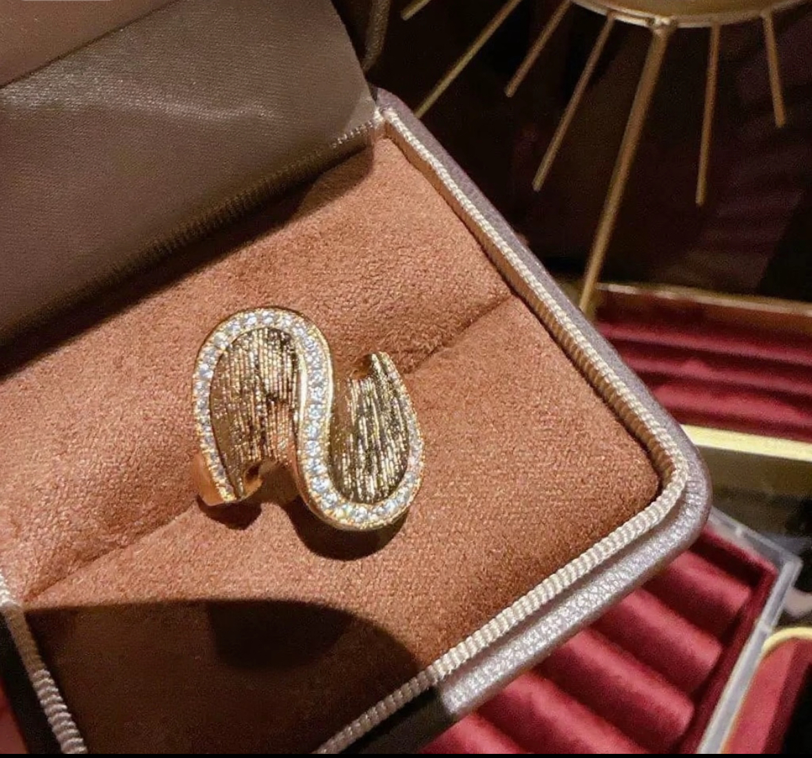 Gold-plated brushed large wavy ring
