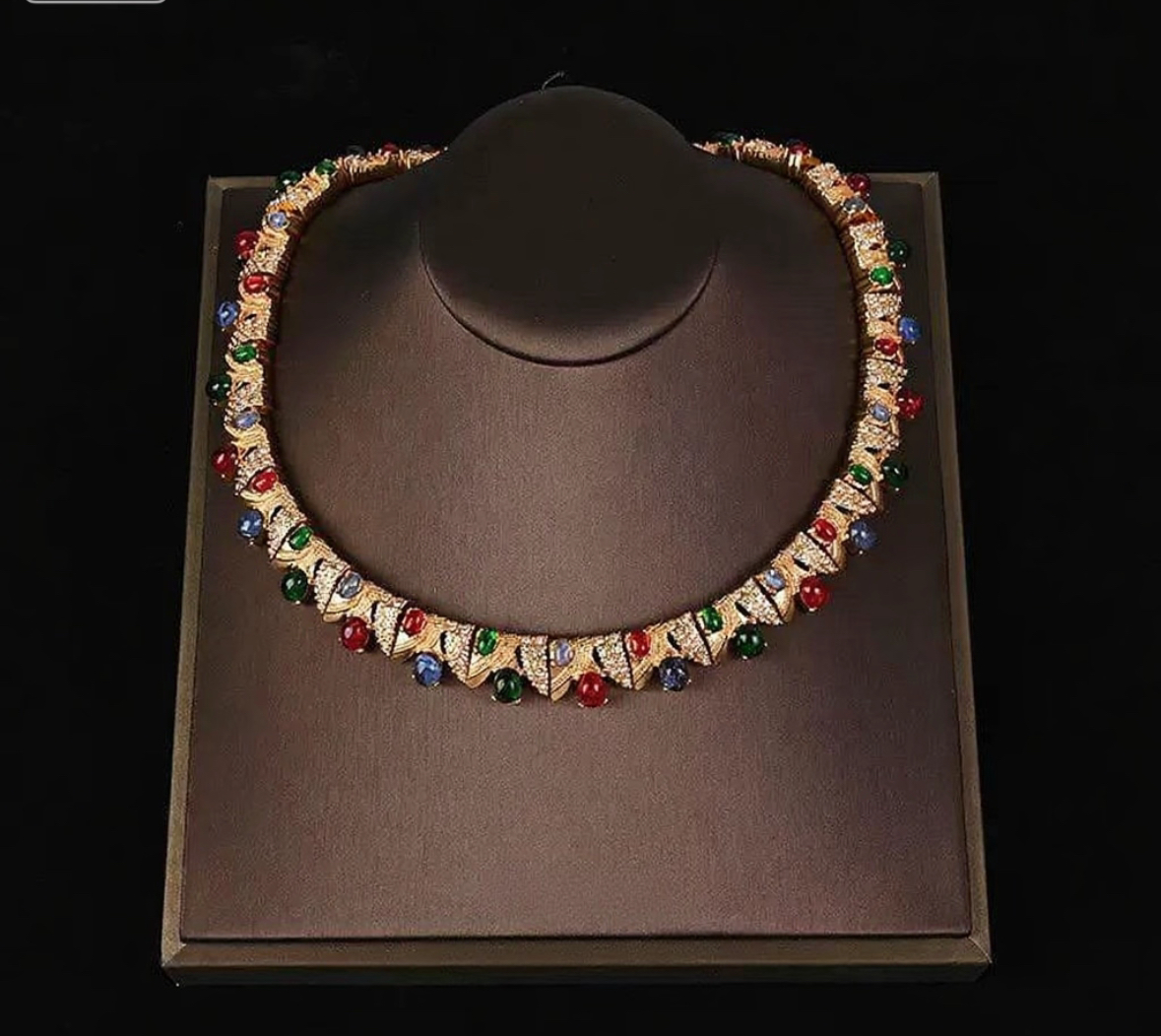 Retro Rhinestone Necklace